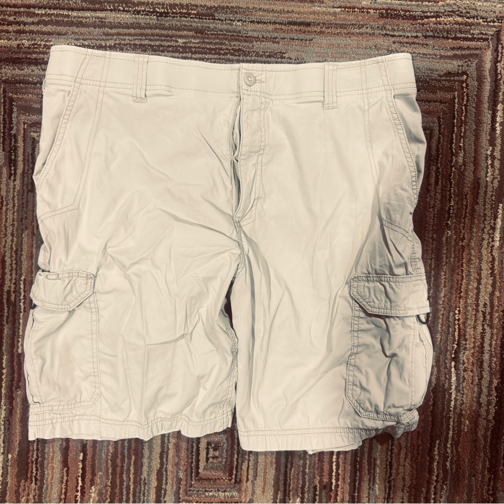 Lee Men's Cargo Shorts in Light Beige